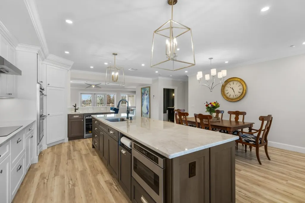 19 Bridge Street Kittery ME 03904