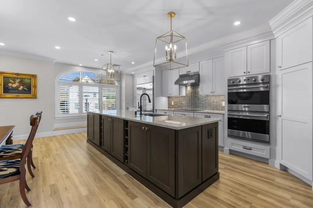 19 Bridge Street Kittery ME 03904