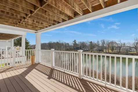 19 Bridge Street Kittery ME 03904