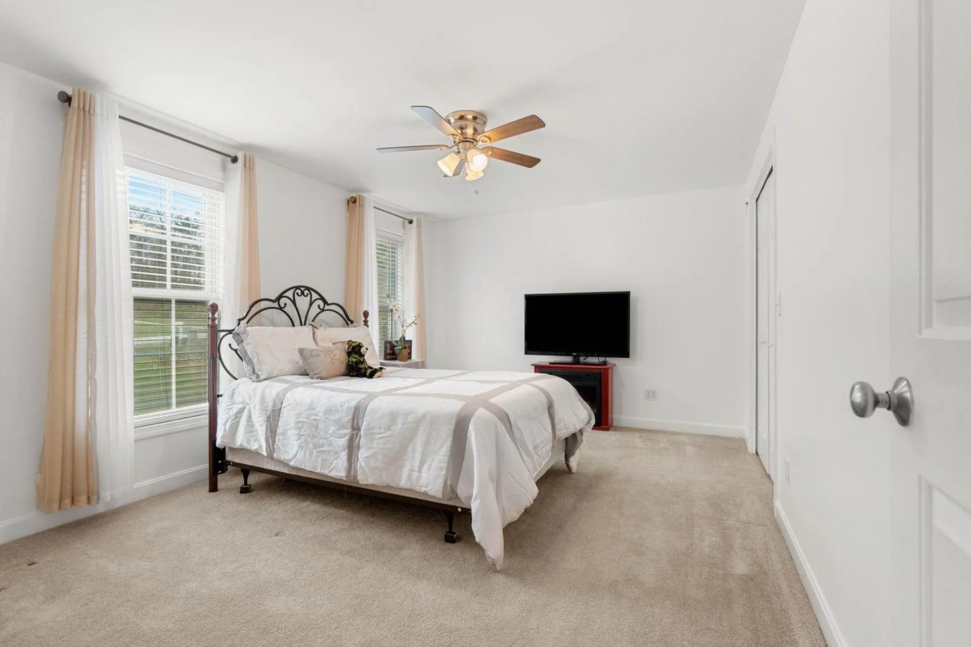 7 Samantha Avenue Raymond NH 03077