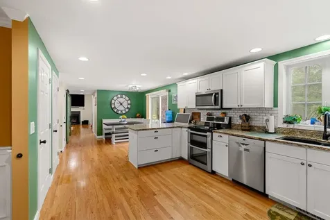 7 Samantha Avenue Raymond NH 03077