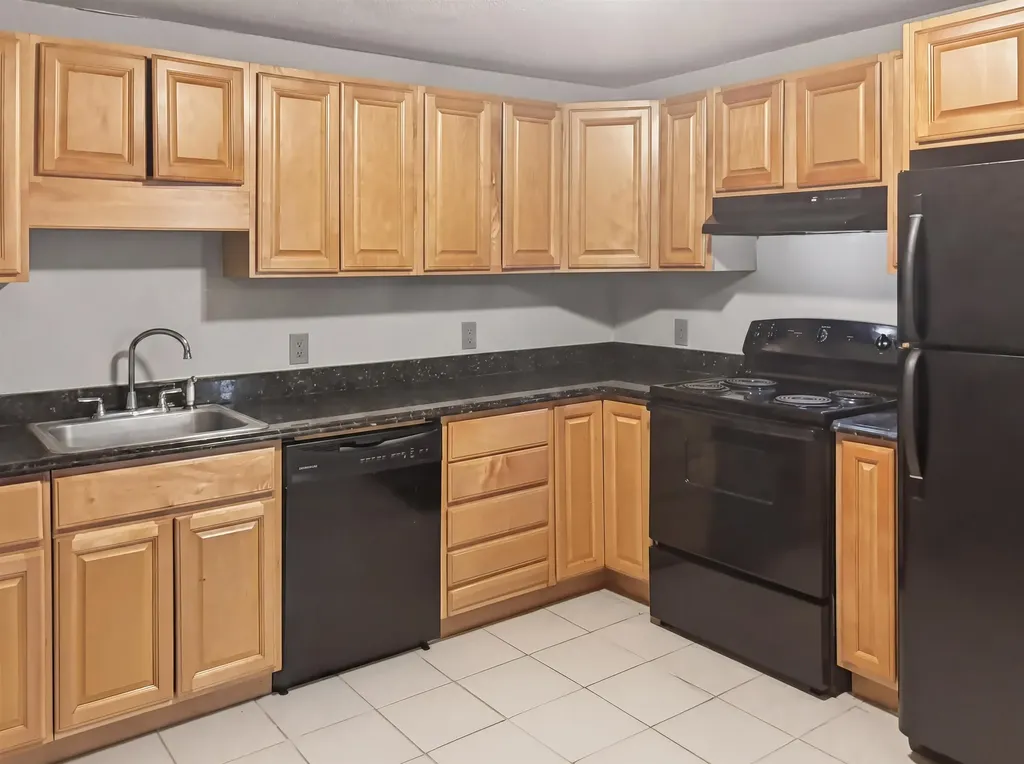 17 Silvestri Circle Derry NH 03038