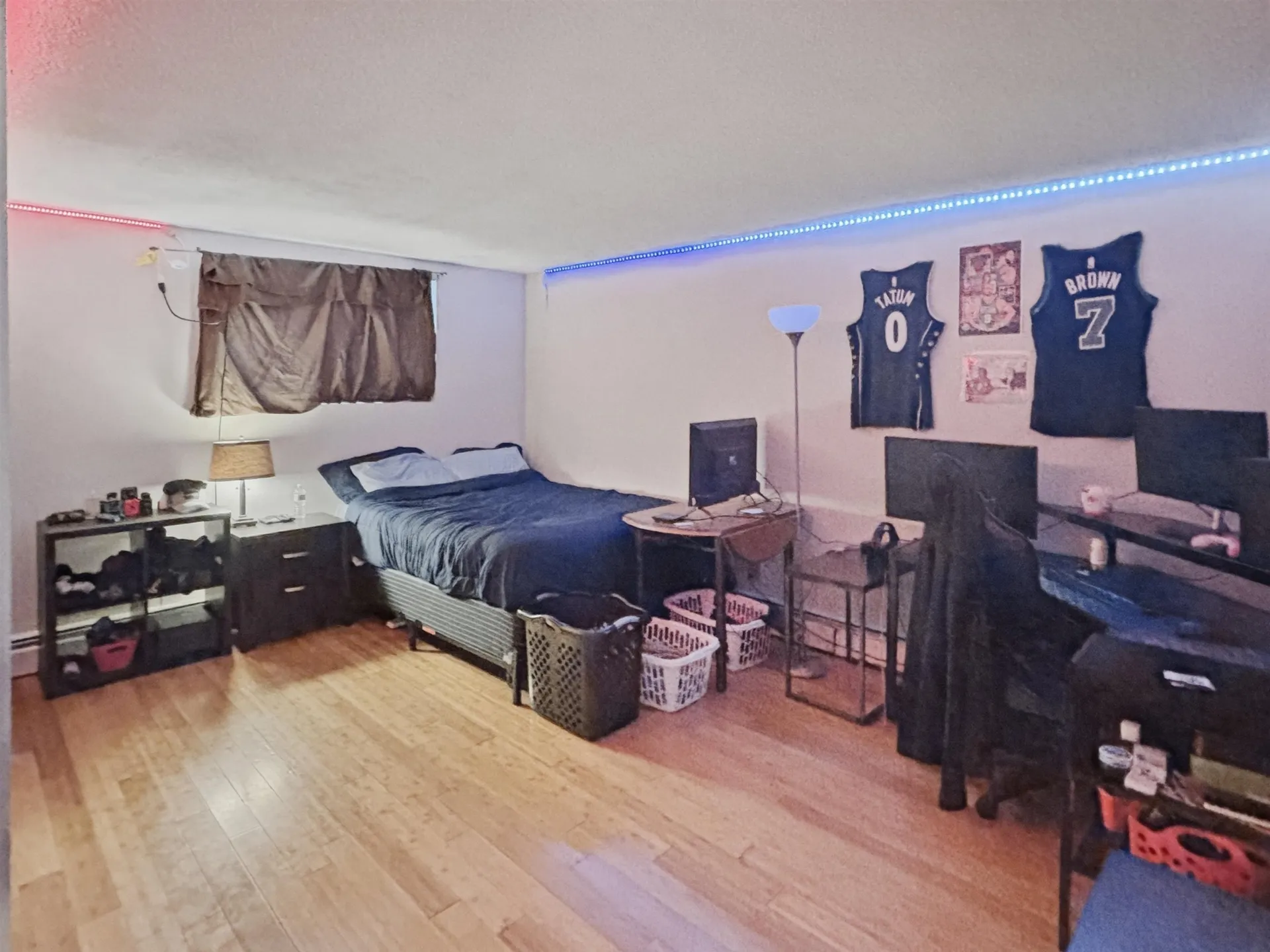 17 Silvestri Circle Derry NH 03038