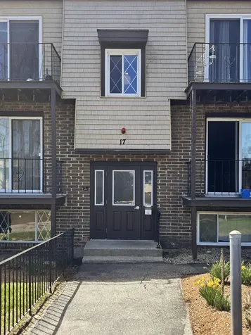 17 Silvestri Circle Derry NH 03038