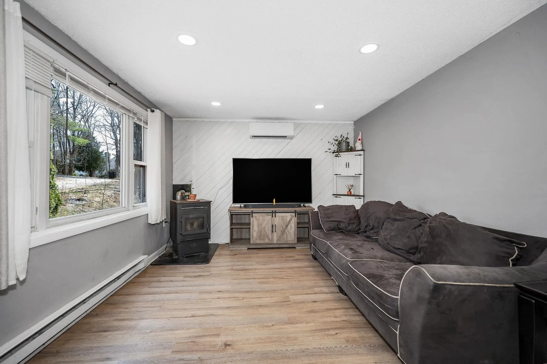 89 English Range Road Derry NH 03038
