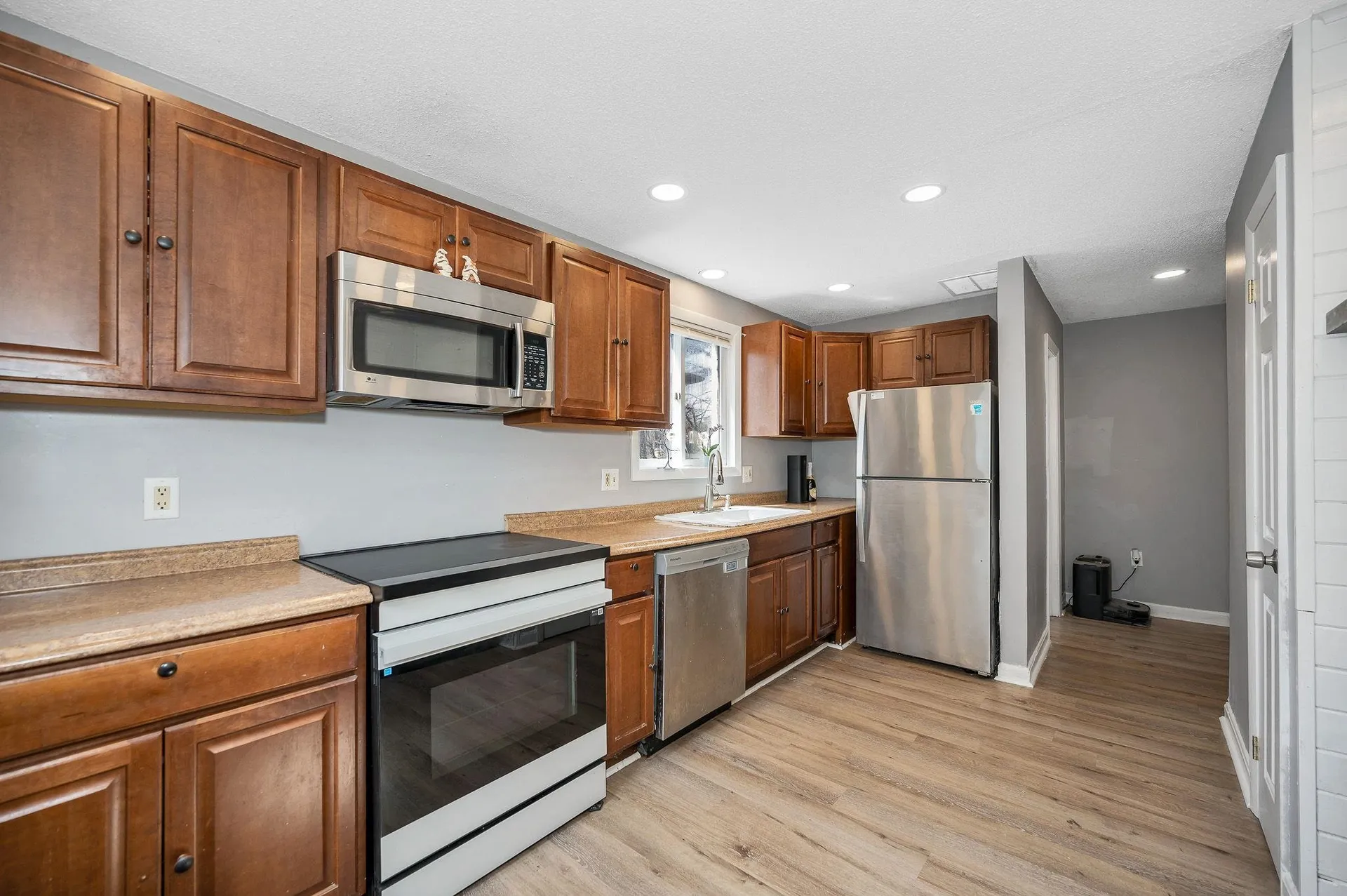 89 English Range Road Derry NH 03038