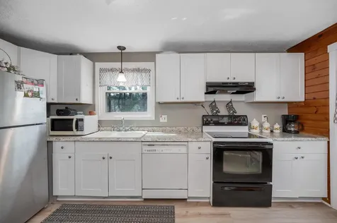 89 English Range Road Derry NH 03038