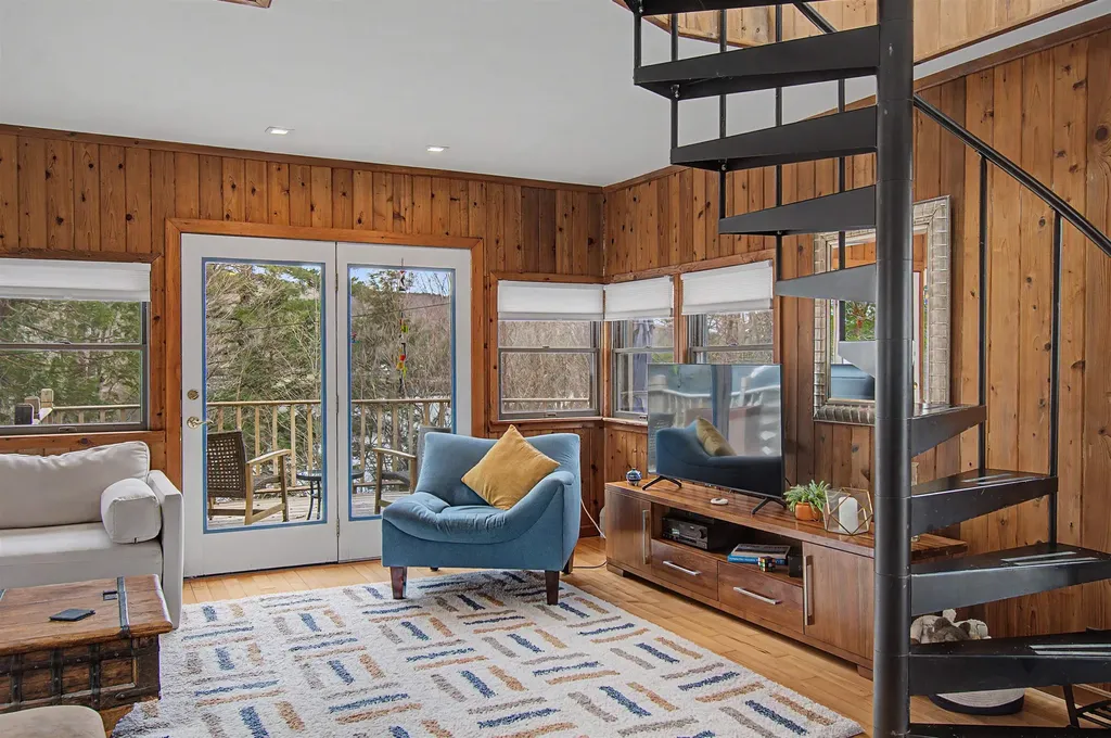 60 Wheatley Road Hinesburg VT 05461