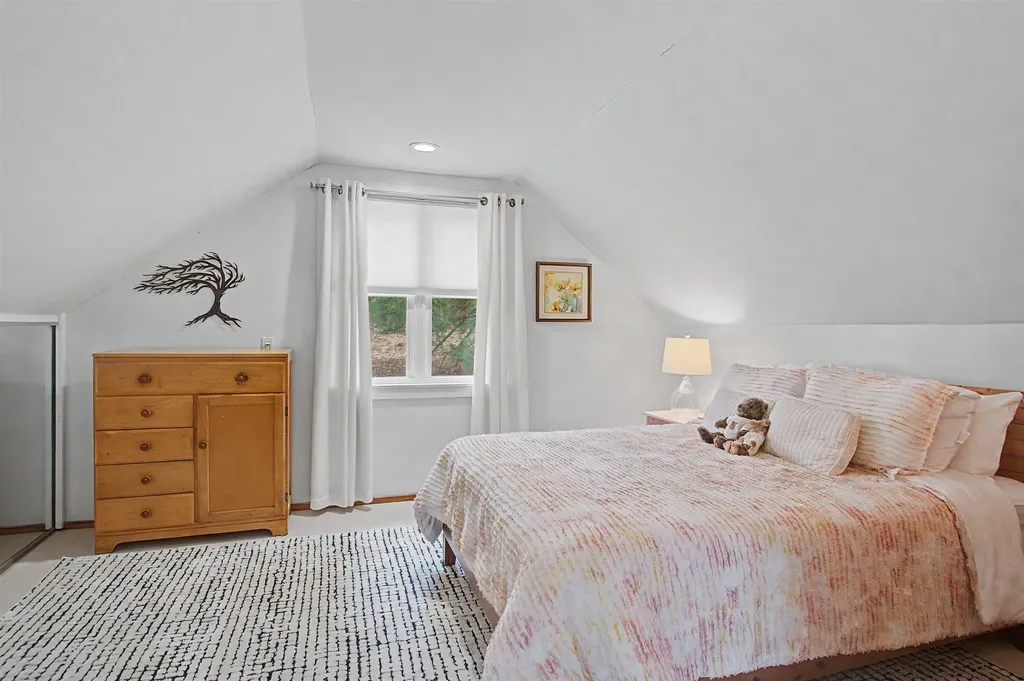 60 Wheatley Road Hinesburg VT 05461