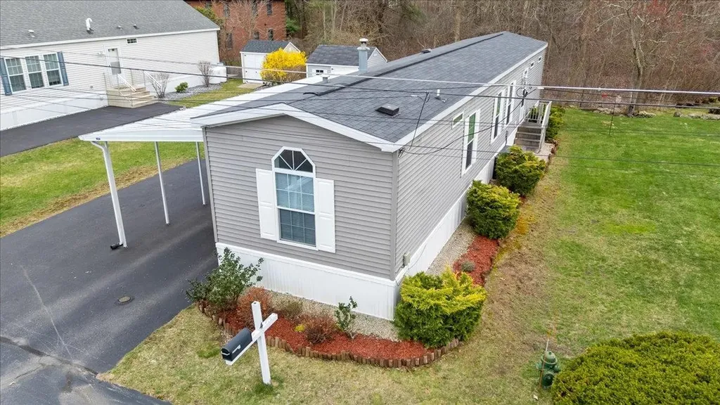 4 Trailerhome Drive Salem NH 03079