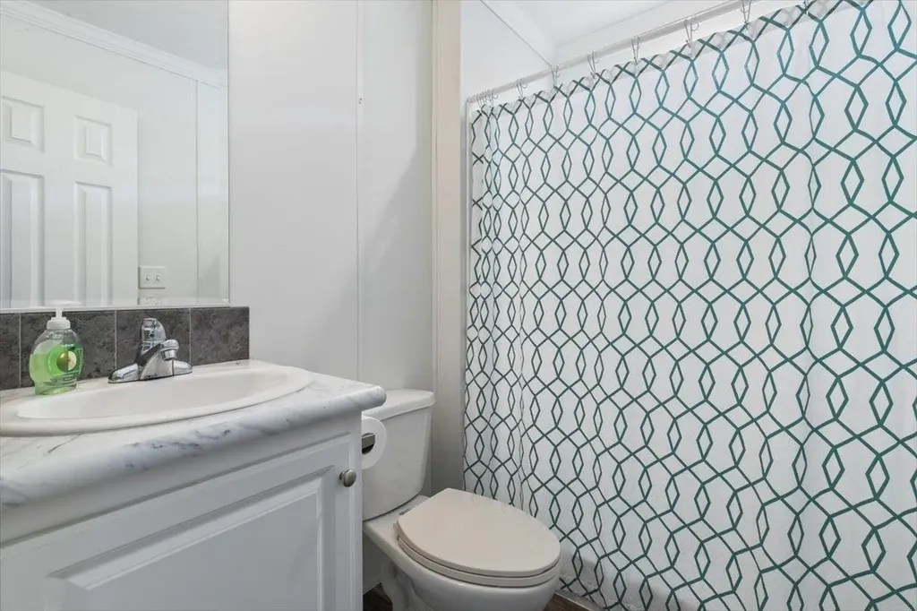 4 Trailerhome Drive Salem NH 03079