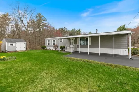 4 Trailerhome Drive Salem NH 03079