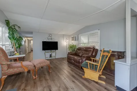 4 Clovercrest Drive Nashua NH 03062
