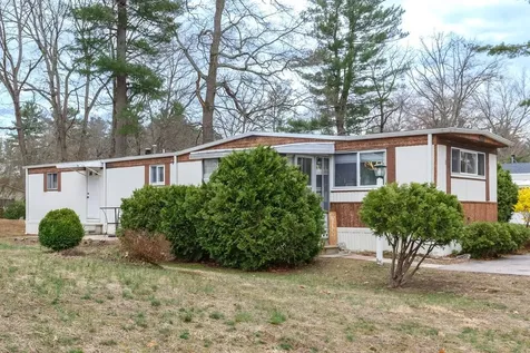 4 Clovercrest Drive Nashua NH 03062