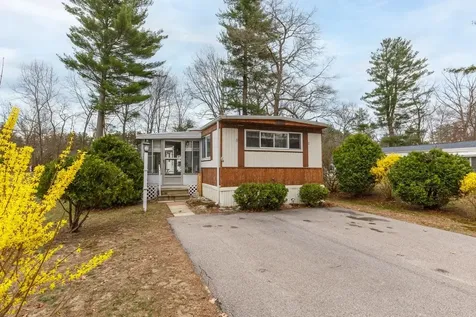 4 Clovercrest Drive Nashua NH 03062