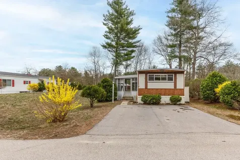 4 Clovercrest Drive Nashua NH 03062