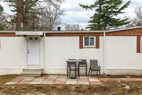 4 Clovercrest Drive Nashua NH 03062