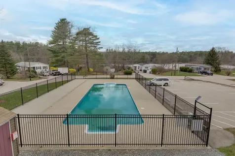 4 Clovercrest Drive Nashua NH 03062