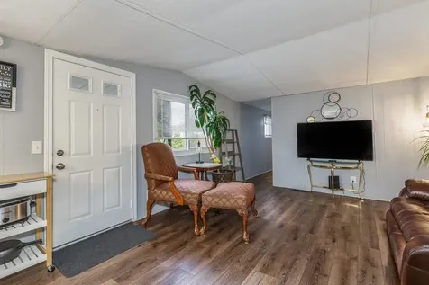4 Clovercrest Drive Nashua NH 03062