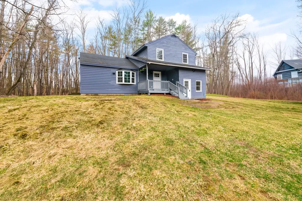 9 Lighthouse Way Newport NH 03773