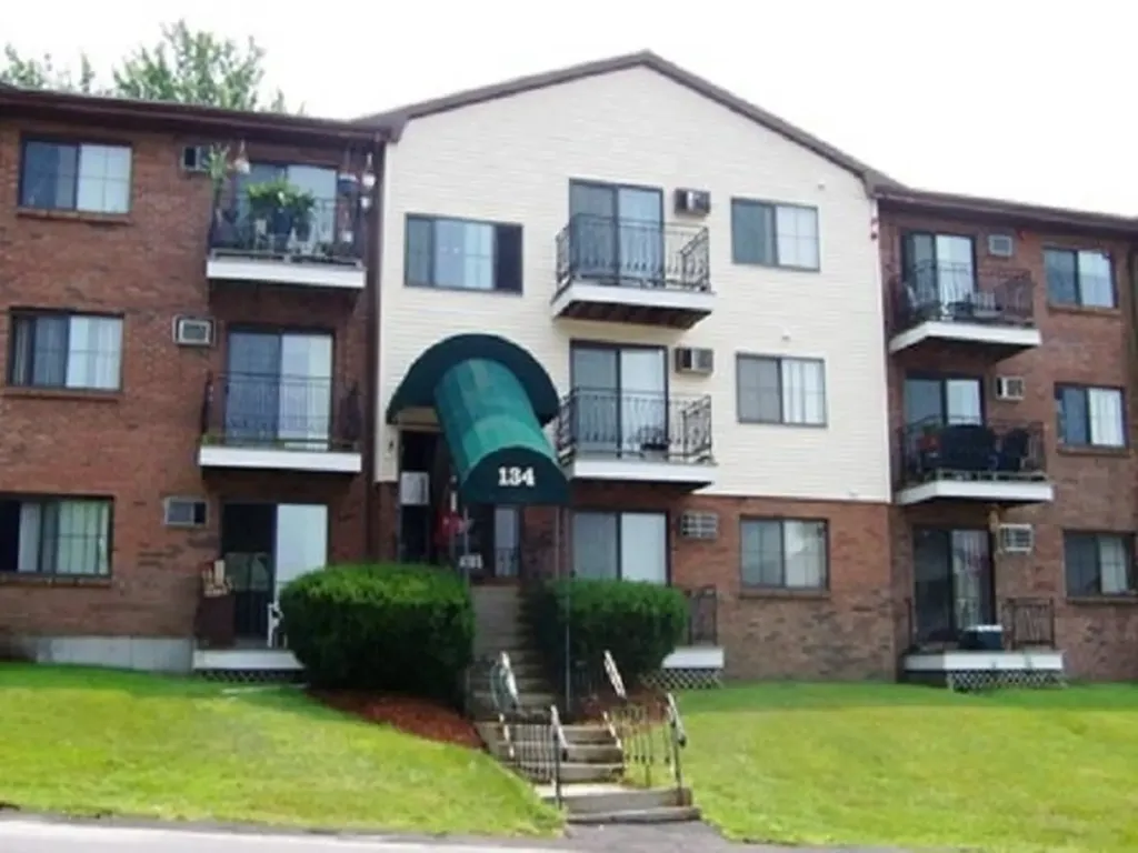 134 Mammoth Road Hooksett NH 03106