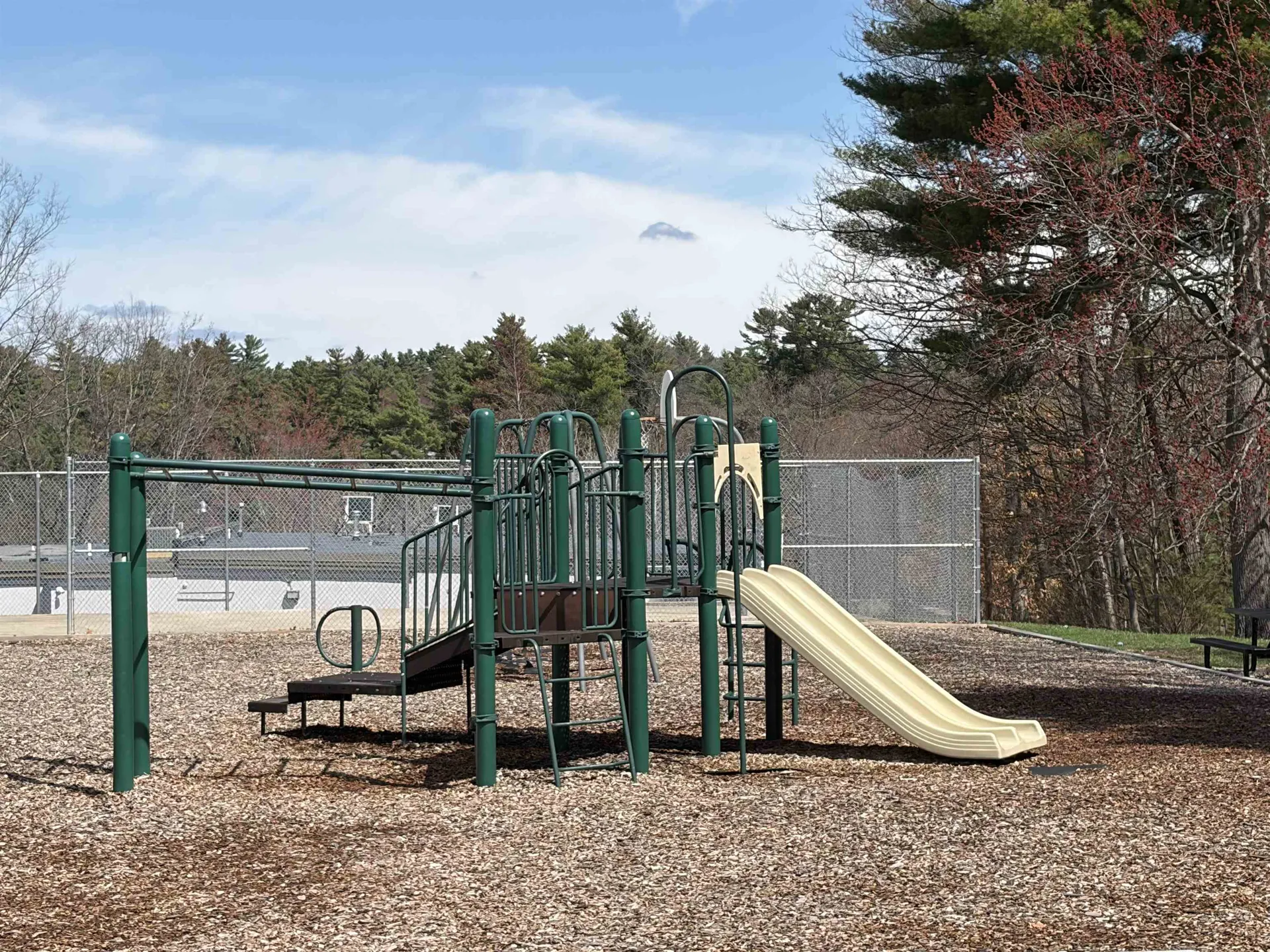 134 Mammoth Road Hooksett NH 03106