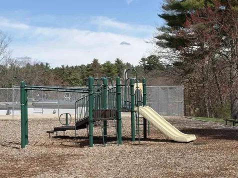 134 Mammoth Road Hooksett NH 03106