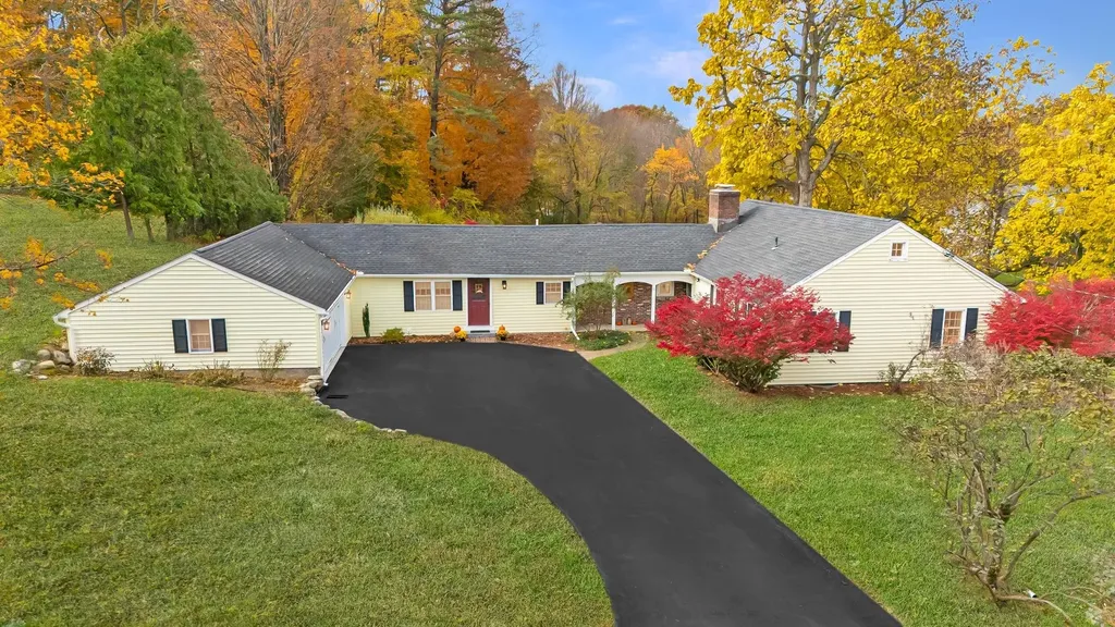7 Pinecrest Drive Bedford NH 03110