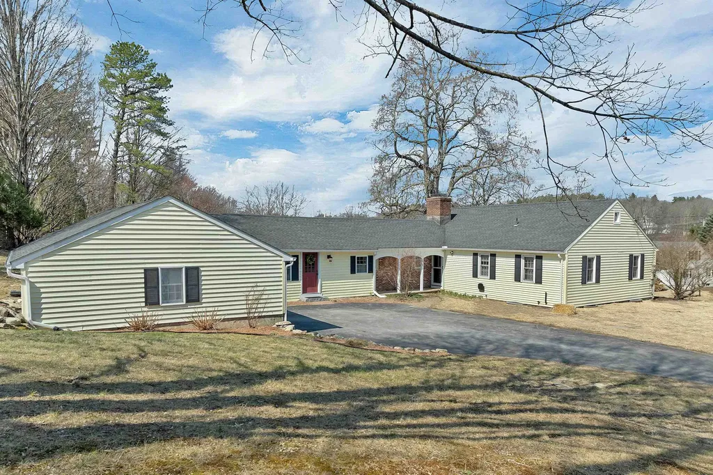 7 Pinecrest Drive Bedford NH 03110