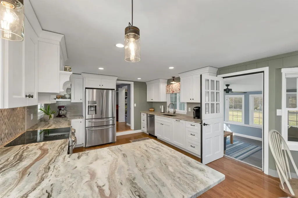 7 Pinecrest Drive Bedford NH 03110