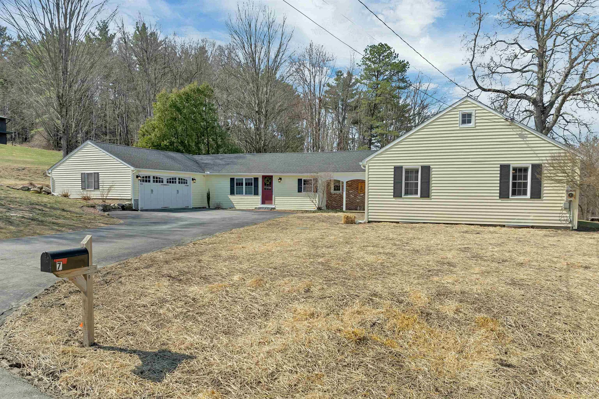 7 Pinecrest Drive Bedford NH 03110