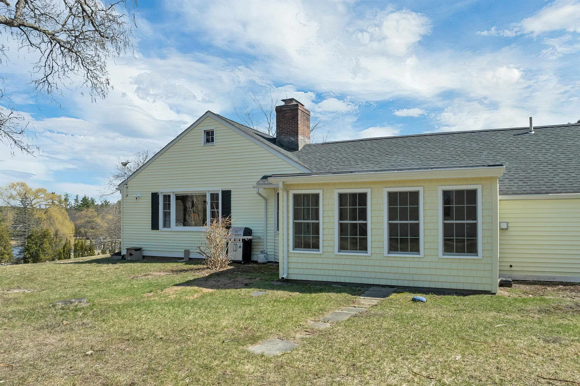 7 Pinecrest Drive Bedford NH 03110