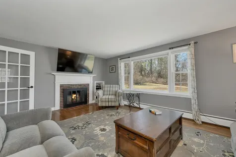 7 Pinecrest Drive Bedford NH 03110