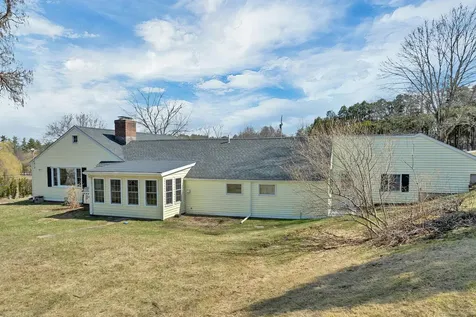 7 Pinecrest Drive Bedford NH 03110