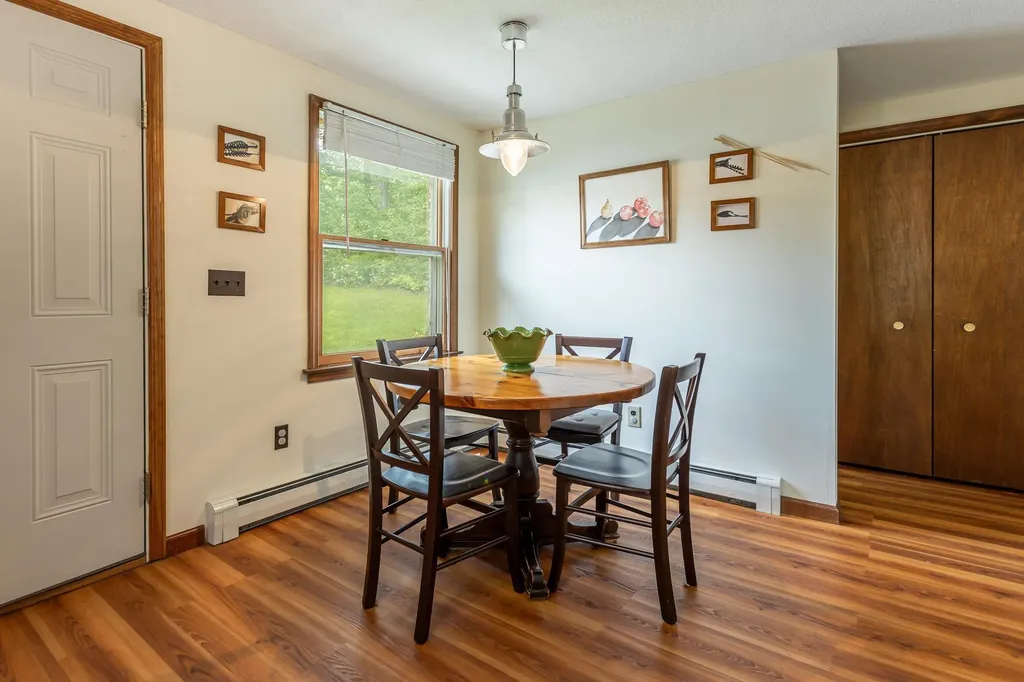 21 Old Colony Way Pittsford VT 05763