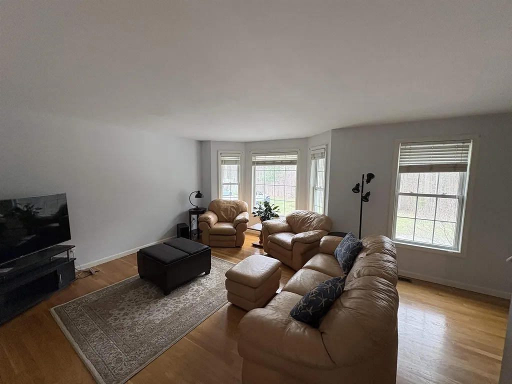 19 Mulberry Lane Amherst NH 03031