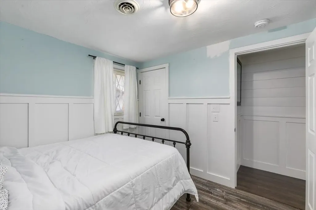 20 Owl Lane Lee NH 03861