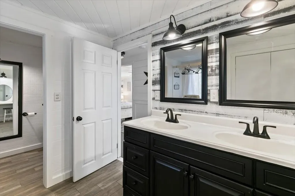 20 Owl Lane Lee NH 03861