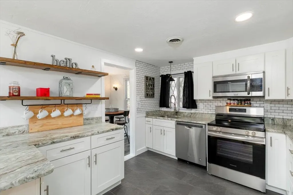 20 Owl Lane Lee NH 03861