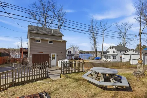 7 Maple Avenue Northwood NH 03261