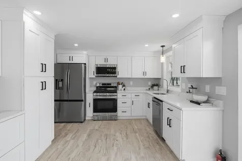 12 Fernwood Drive Merrimack NH 03054