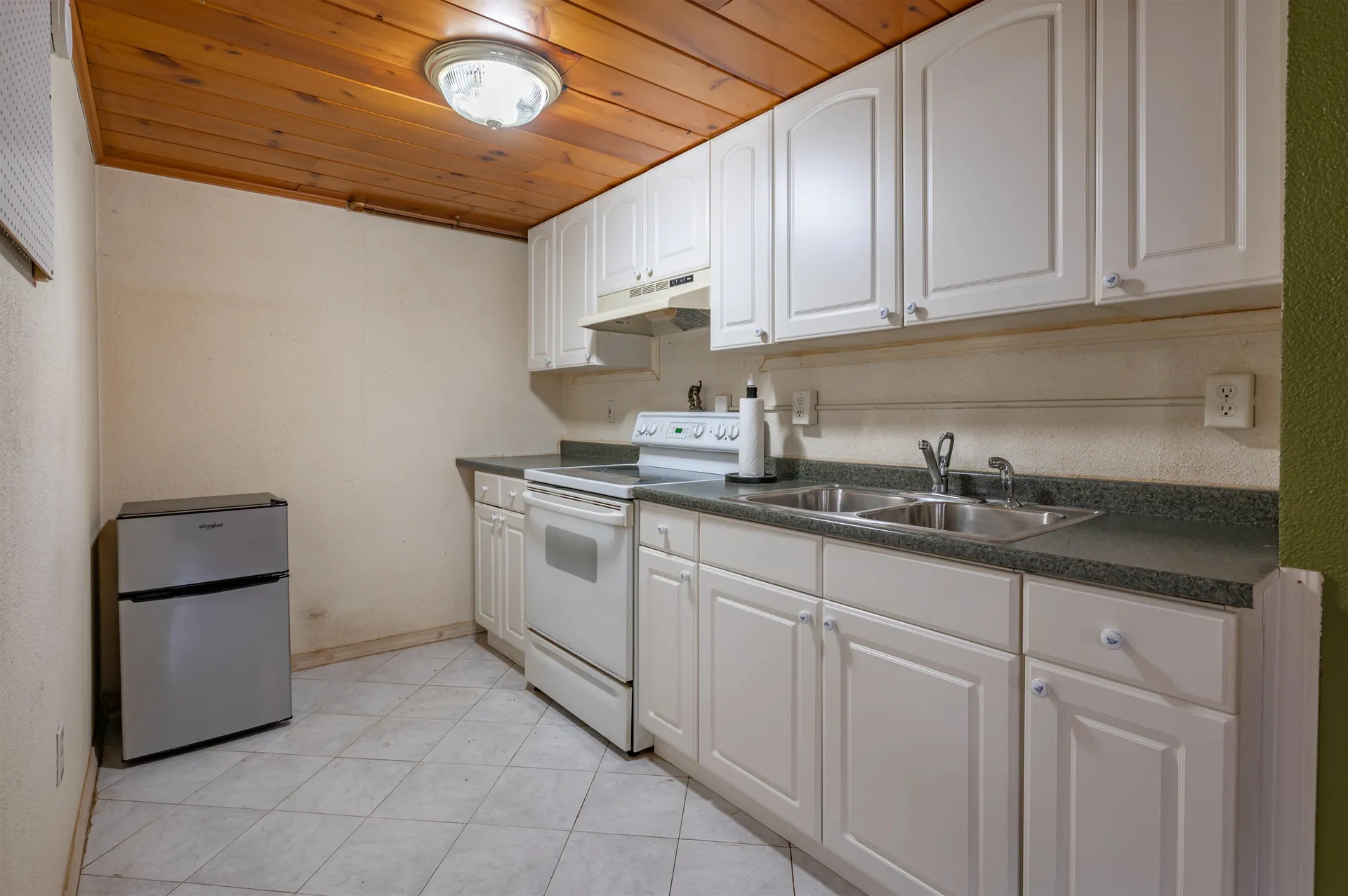 31 Rosemont Avenue Manchester NH 03103
