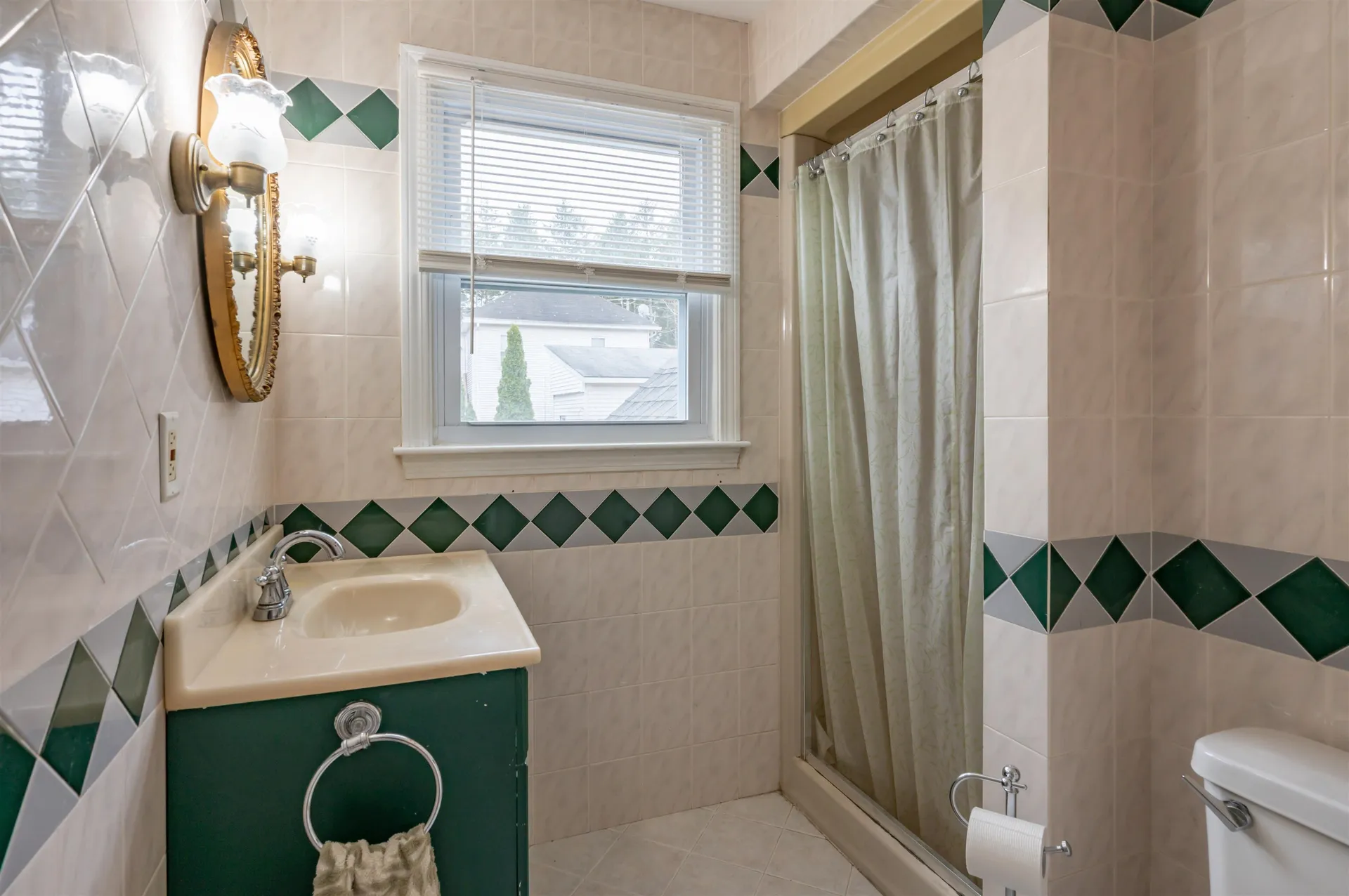 31 Rosemont Avenue Manchester NH 03103