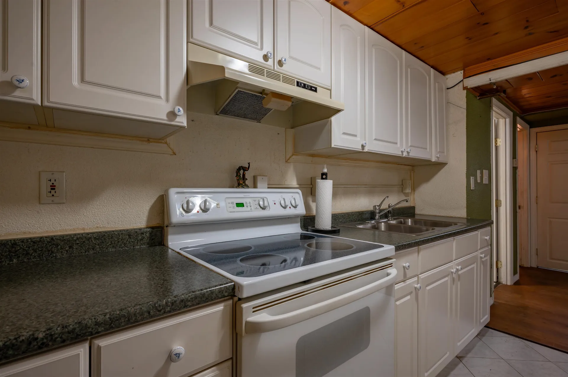 31 Rosemont Avenue Manchester NH 03103