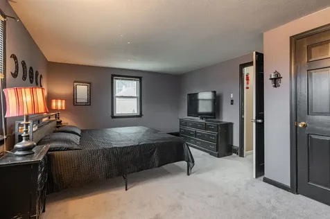 31 Rosemont Avenue Manchester NH 03103