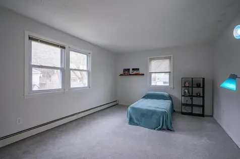 31 Rosemont Avenue Manchester NH 03103