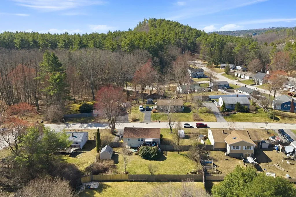 6 Heather Drive Hooksett NH 03106