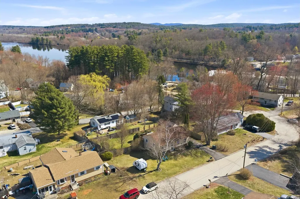 6 Heather Drive Hooksett NH 03106