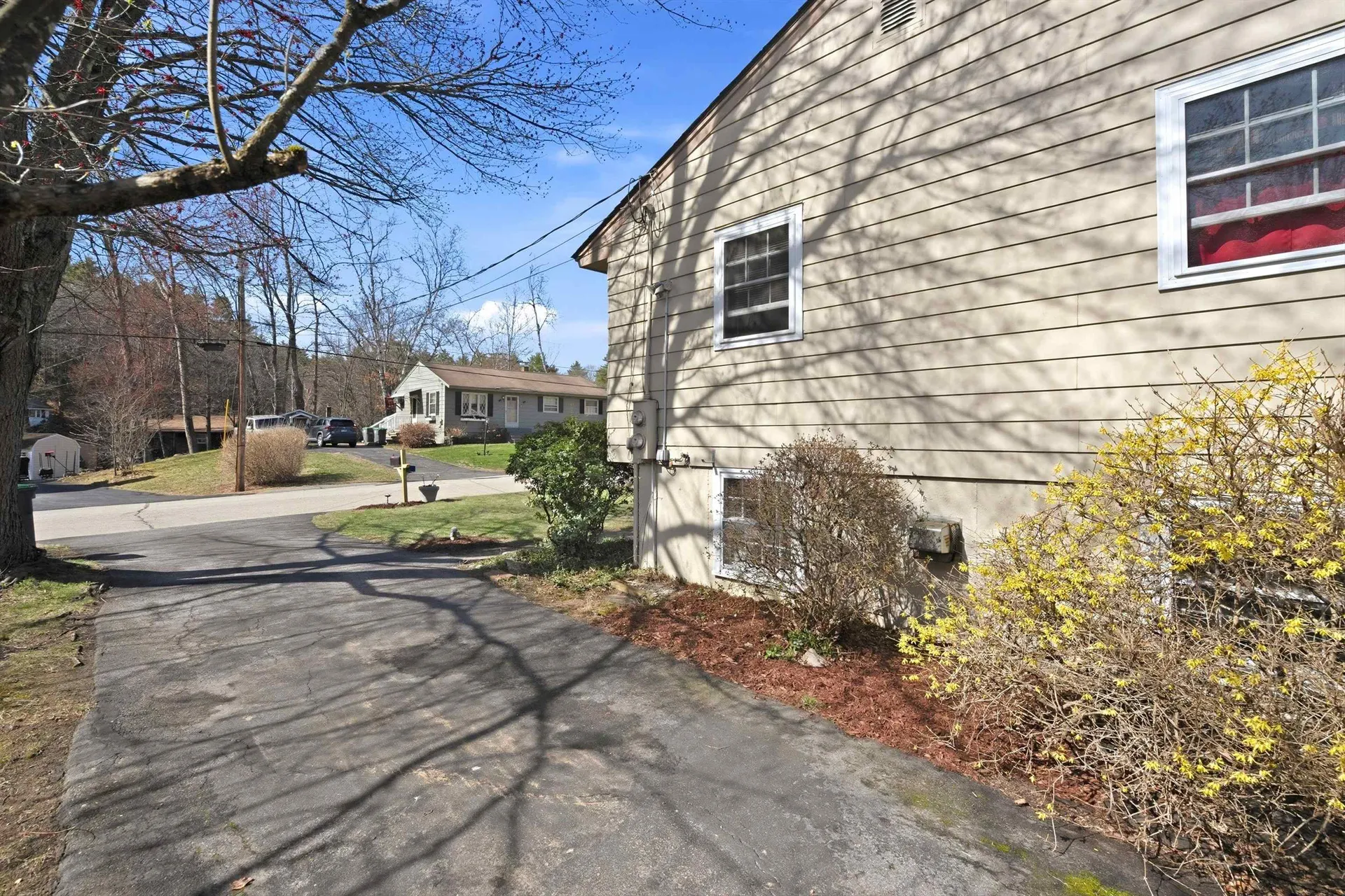 6 Heather Drive Hooksett NH 03106
