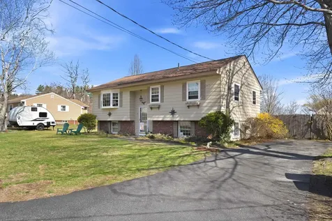 6 Heather Drive Hooksett NH 03106